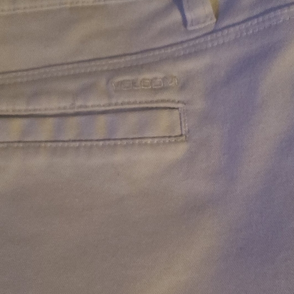 Volcom **Like New Shorts**Size 11 - Picture 3 of 3